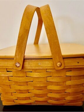 2002 Longaberger Handwoven Basket in Warm Tan